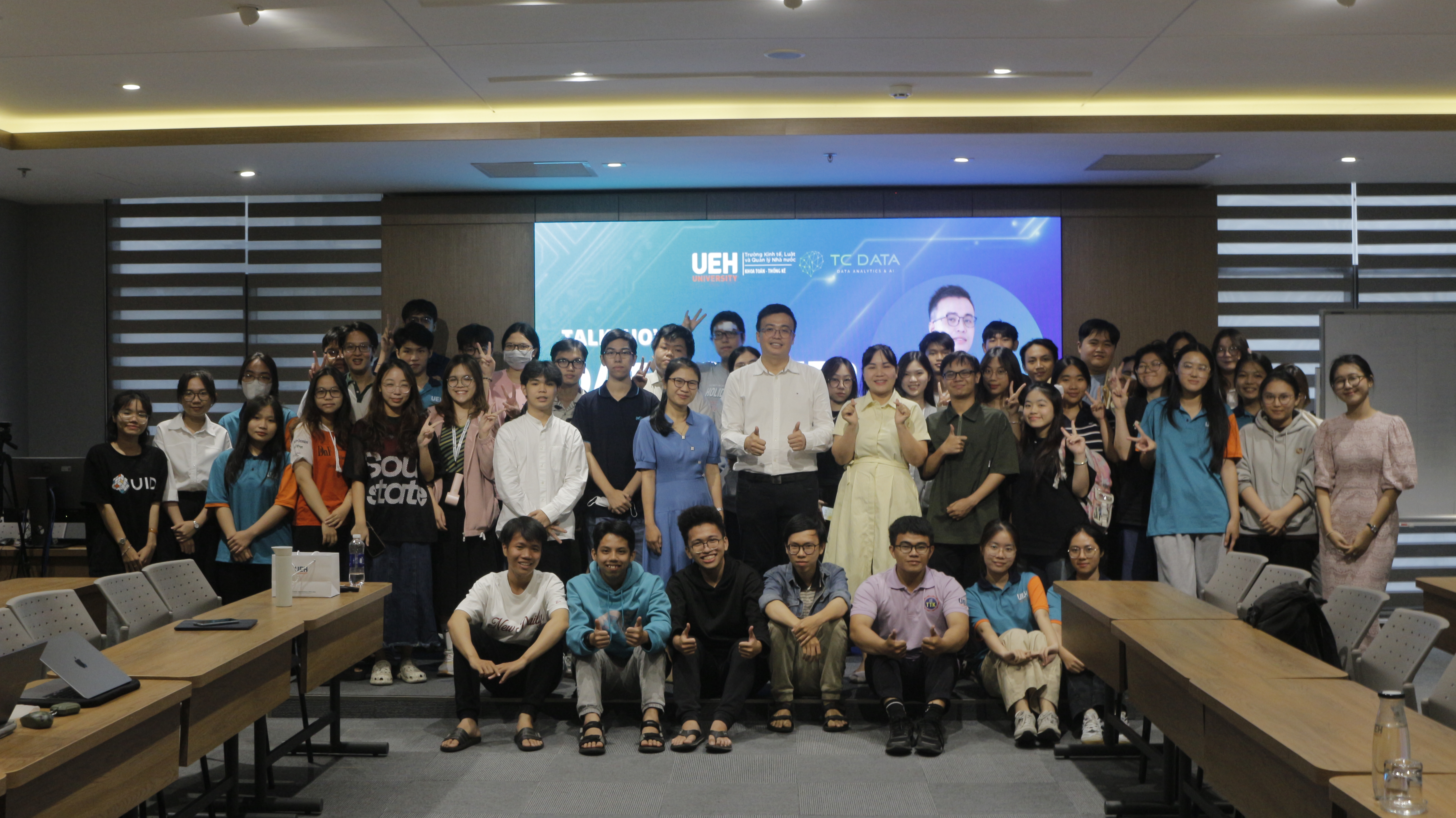 RECAP CHƯƠNG TRÌNH TALKSHOW DATA CAREER: CHÌA KHÓA THÀNH CÔNG TỪ GÓC NHÌN CEO