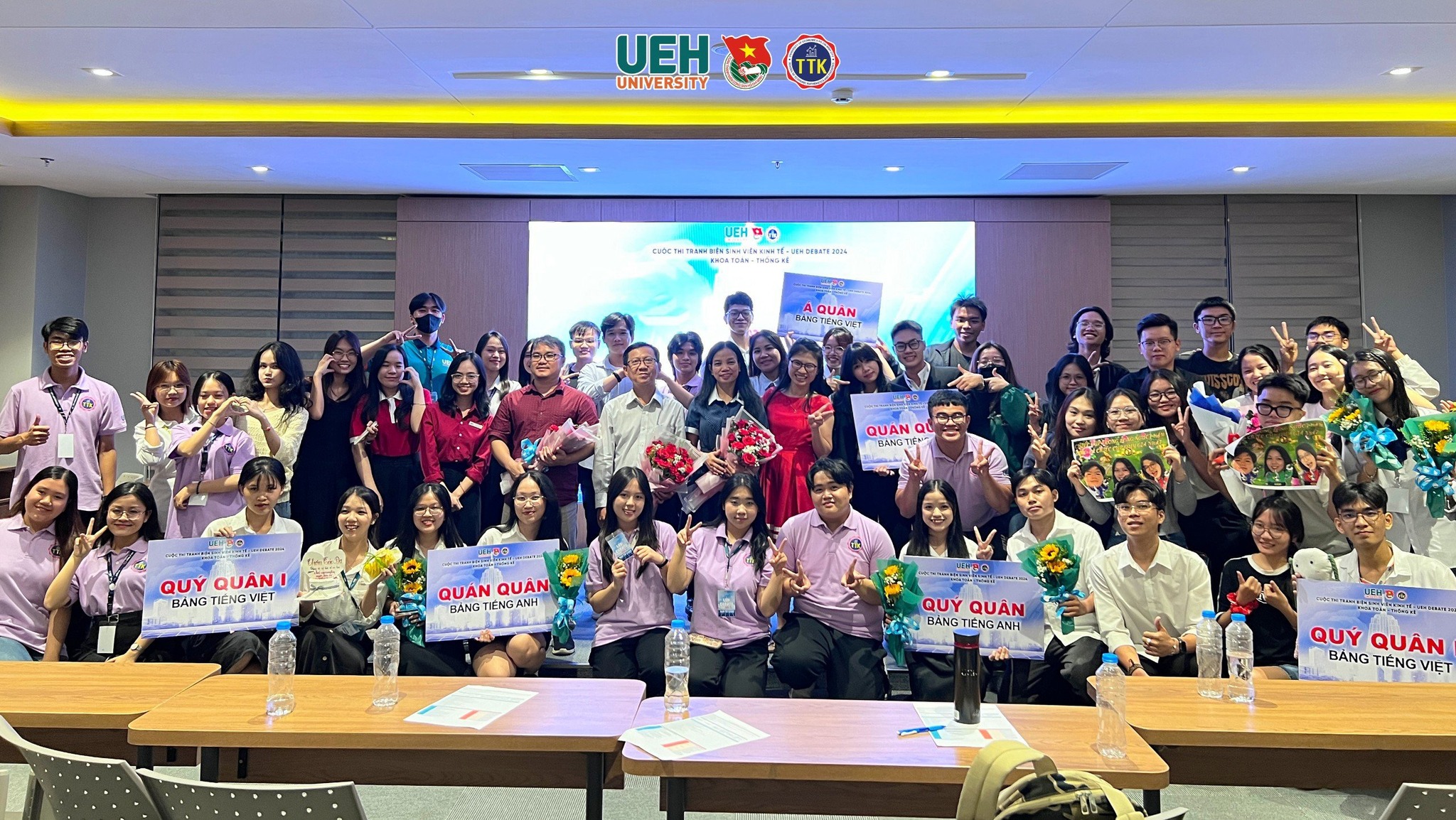 Vòng chung kết cuộc thi Tranh biện sinh viên Kinh tế UEH DEBATE 2024 - Khoa Toán - Thống kê