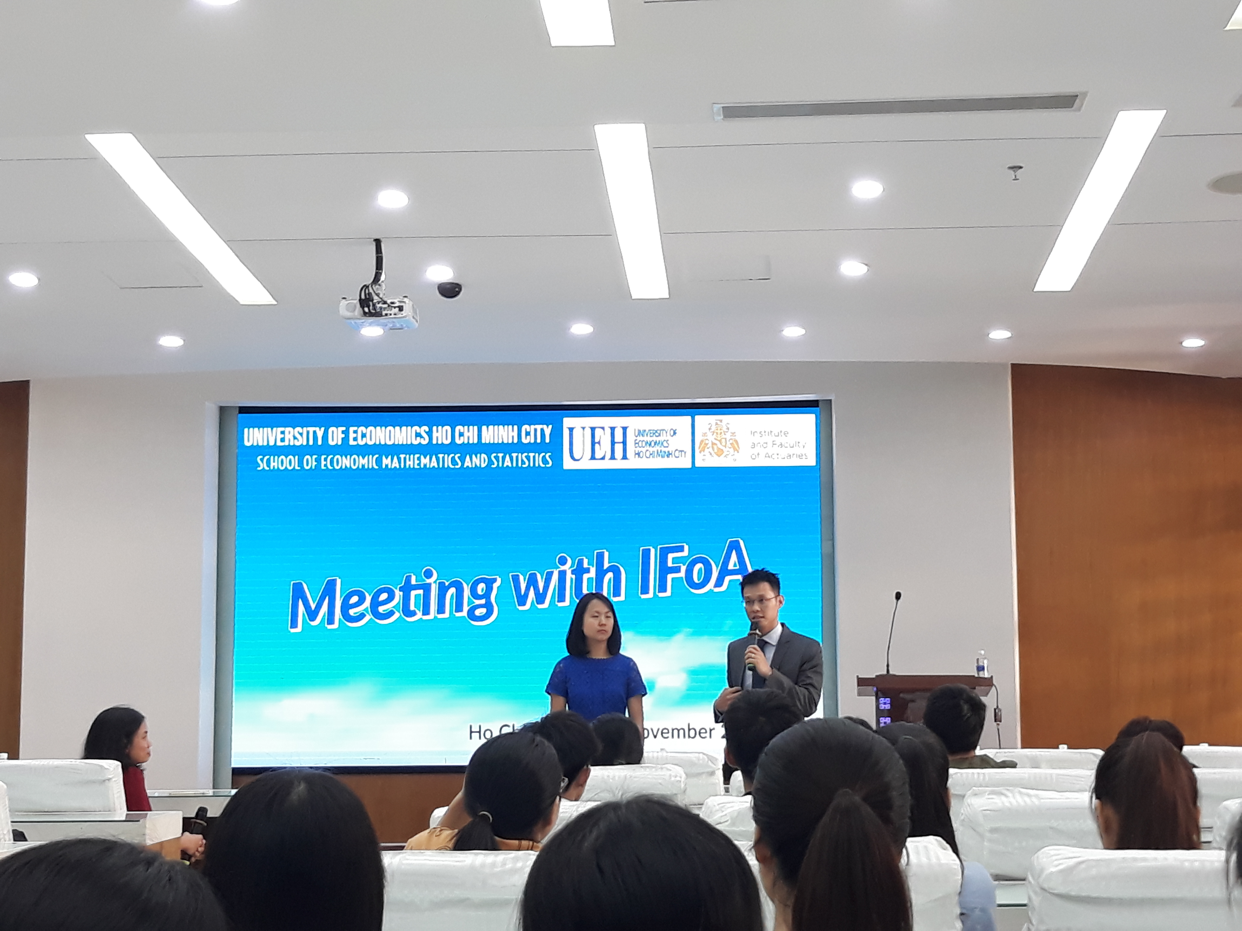 Sinh viên khoa Toán - Thống kê gặp gỡ hiệp hội Actuaries Anh quốc (IFoA)