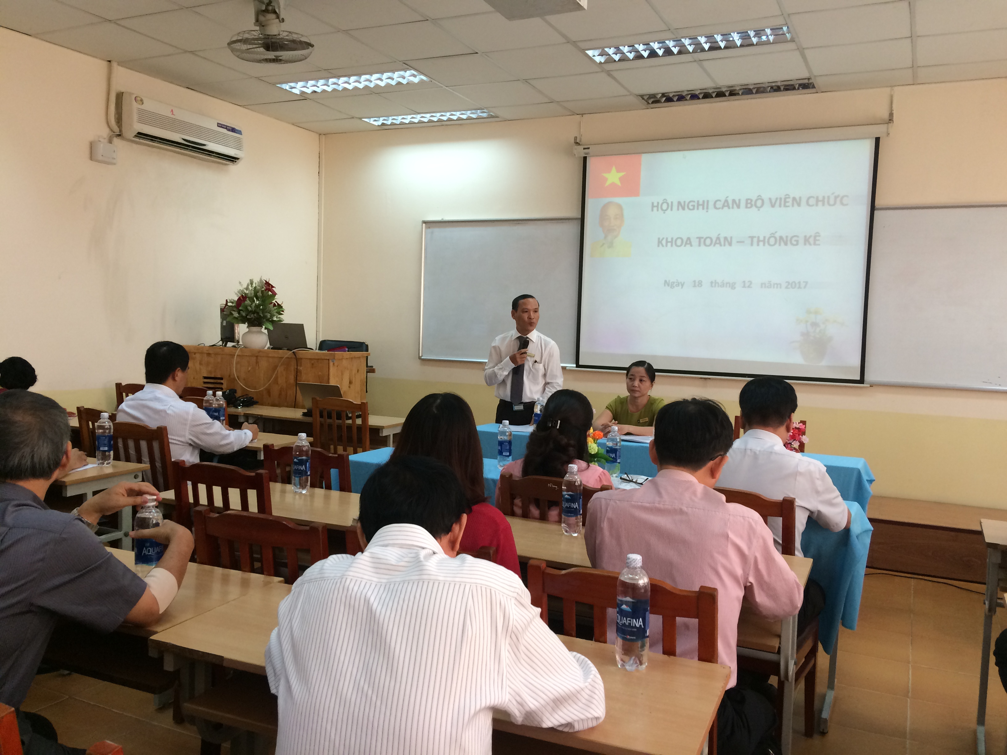 HỘI NGHỊ VIÊN CHỨC KHOA TOÁN  - THỐNG KÊ , ngày 18/12/2017  tại phòng A212
