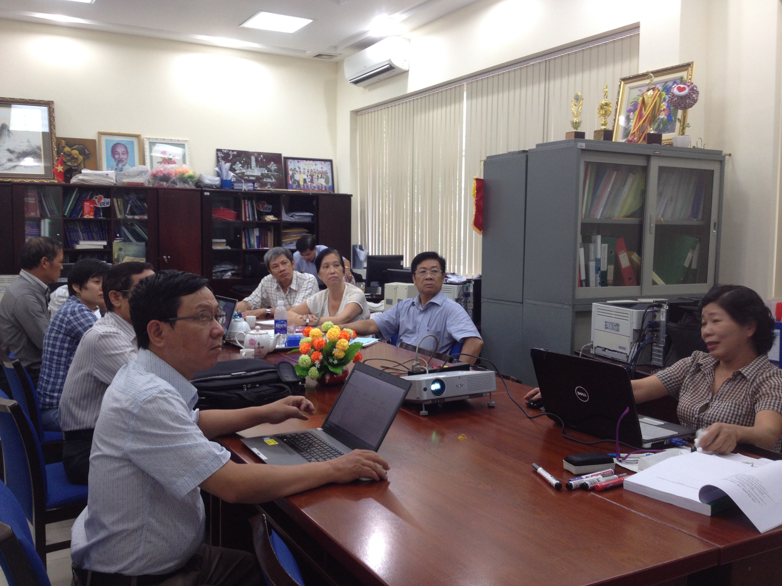 SINH HOẠT KHOA HỌC KHOA TOÁN - THỐNG KÊ - ngày 06/06/2017 : chủ đề "Một số phương pháp mới trong dự báo kinh tế"